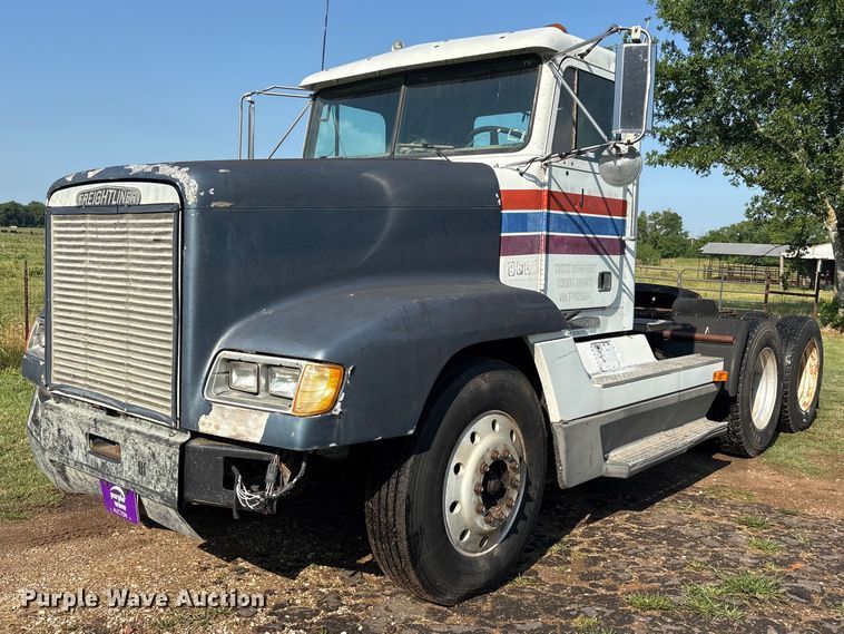 image for item ET2121 1996 Freightliner FLD semi truck