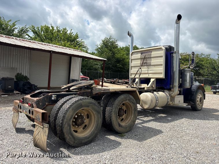 image for item ET2161 2006 Peterbilt 379 semi truck