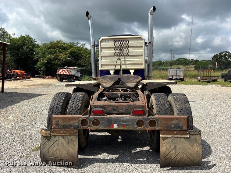 image for item ET2161 2006 Peterbilt 379 semi truck