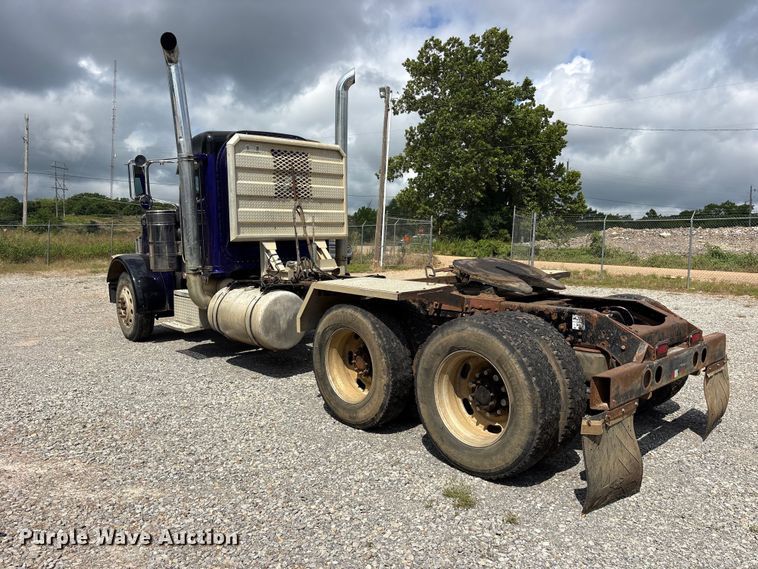 image for item ET2161 2006 Peterbilt 379 semi truck