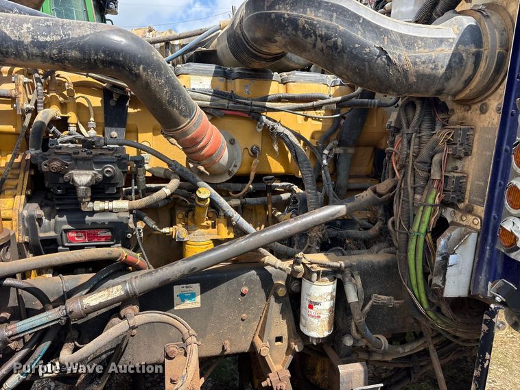 image for item ET2161 2006 Peterbilt 379 semi truck