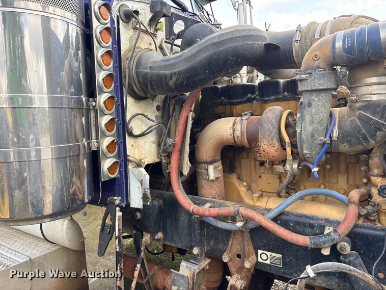 image for item ET2161 2006 Peterbilt 379 semi truck