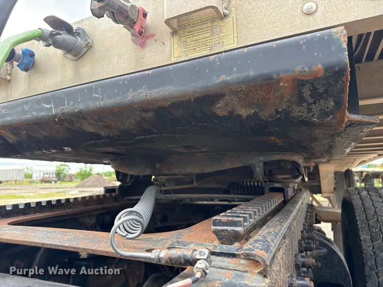 image for item ET6046 1999 Transcraft flatbed trailer