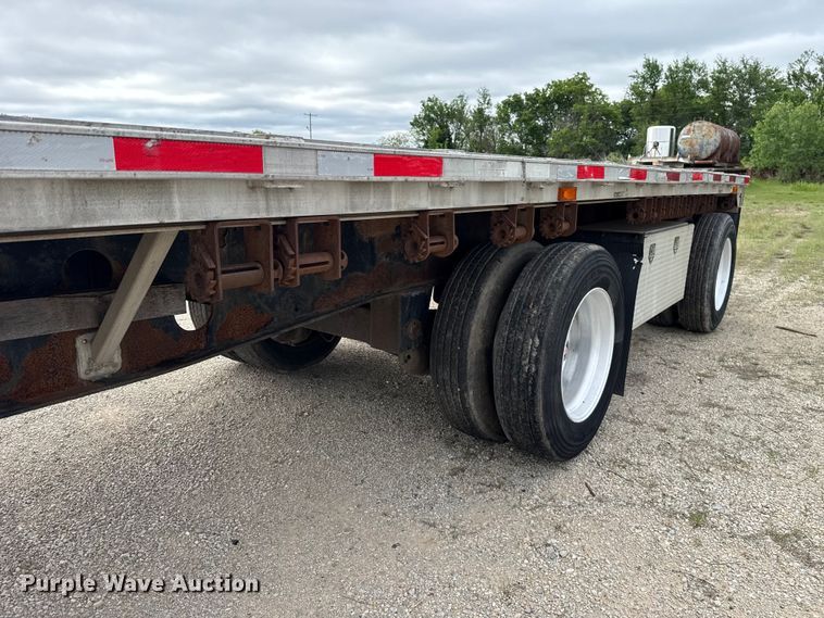 image for item ET6046 1999 Transcraft flatbed trailer