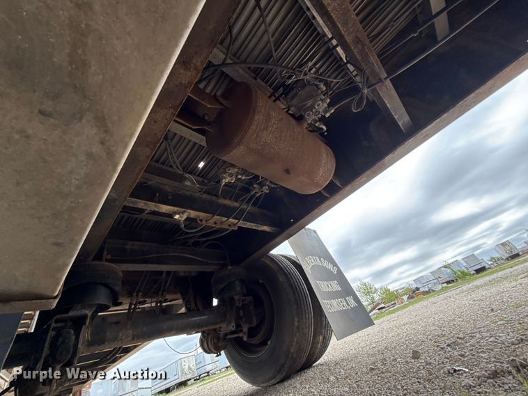 image for item ET6046 1999 Transcraft flatbed trailer