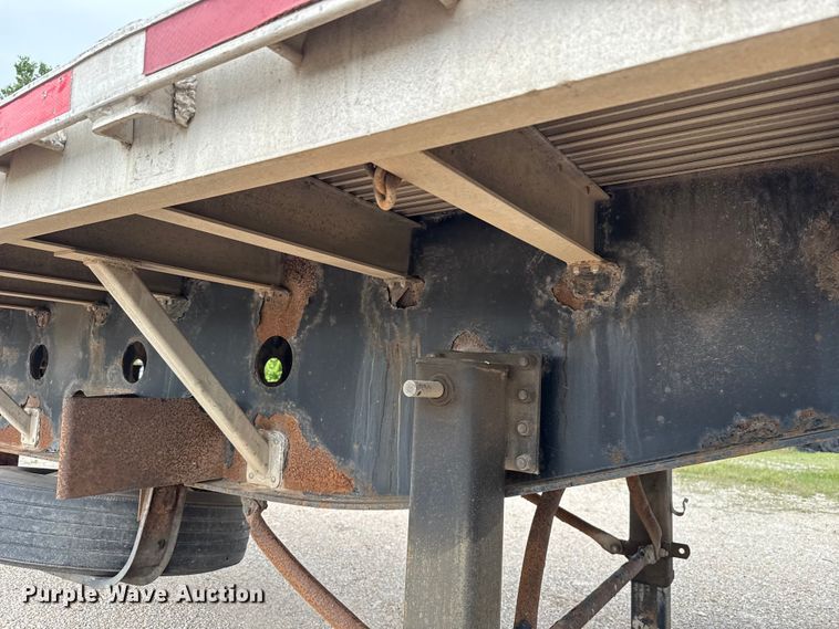 image for item ET6046 1999 Transcraft flatbed trailer