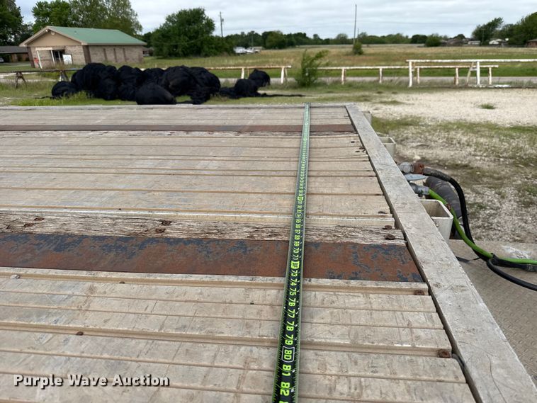 image for item ET6046 1999 Transcraft flatbed trailer