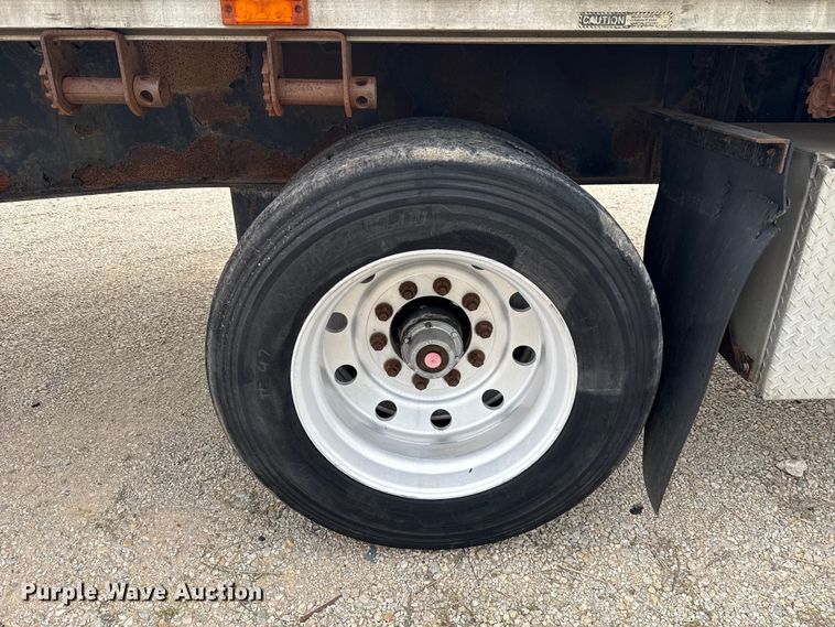 image for item ET6046 1999 Transcraft flatbed trailer