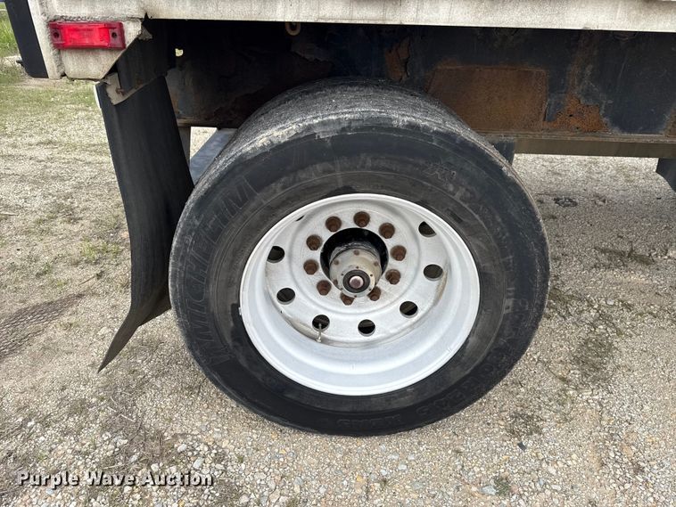 image for item ET6046 1999 Transcraft flatbed trailer