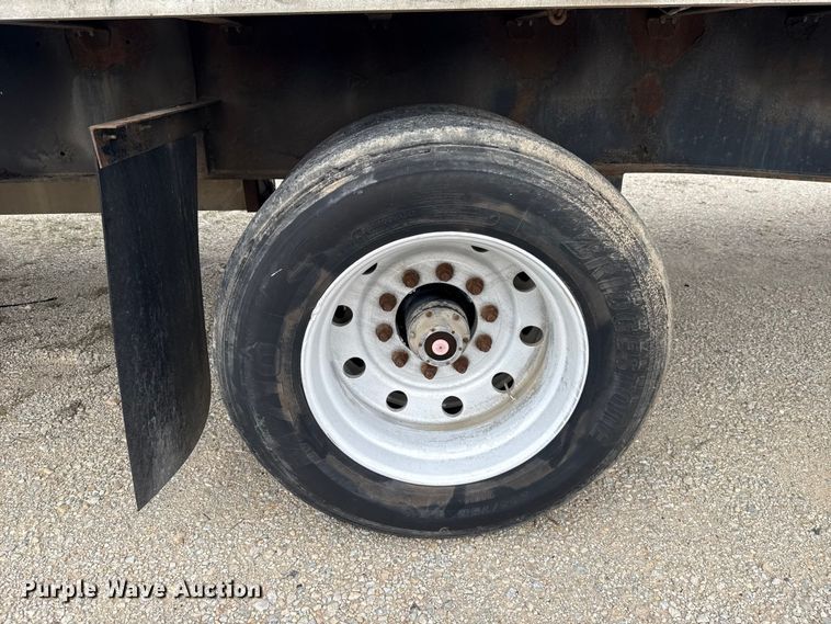 image for item ET6046 1999 Transcraft flatbed trailer