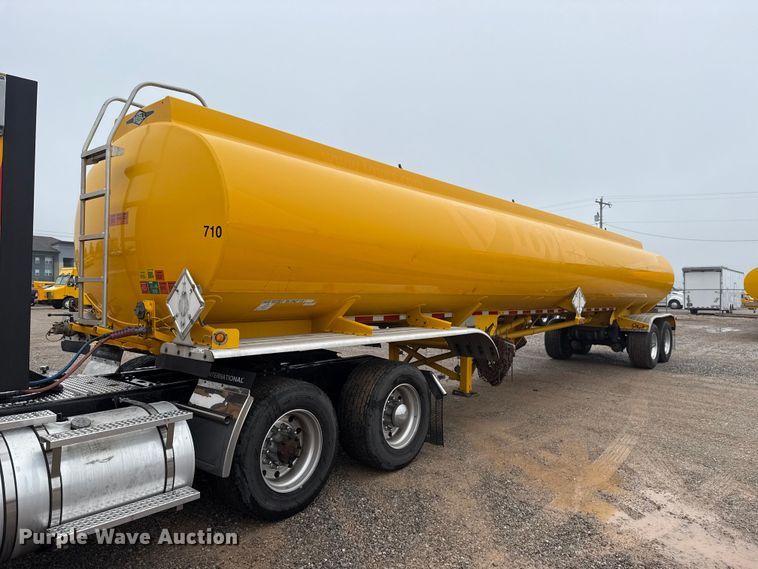 image for item ET6235 2004 Beall BAST-96-3-SB tank trailer