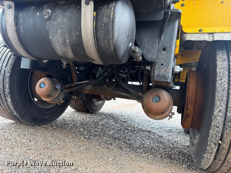 image for item ET6235 2004 Beall BAST-96-3-SB tank trailer