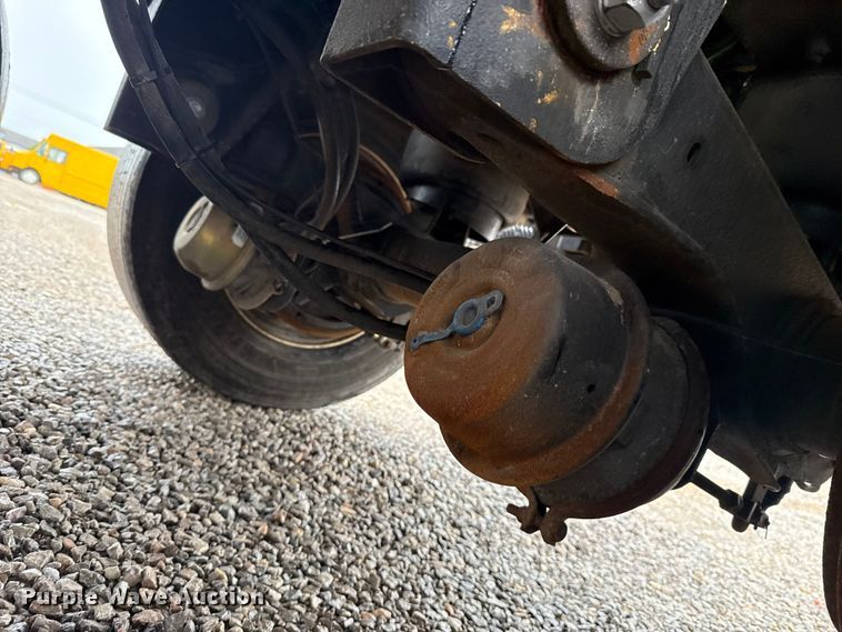 image for item ET6235 2004 Beall BAST-96-3-SB tank trailer