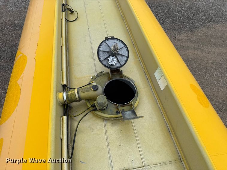 image for item ET6235 2004 Beall BAST-96-3-SB tank trailer