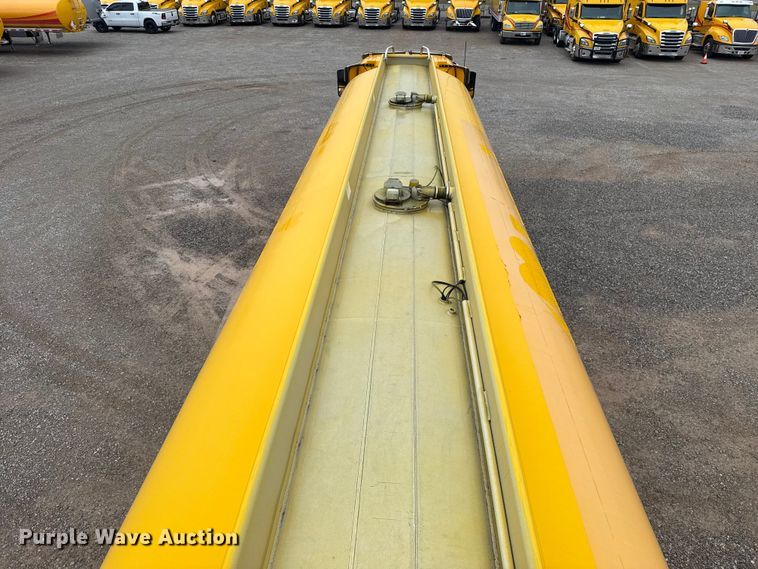 image for item ET6235 2004 Beall BAST-96-3-SB tank trailer