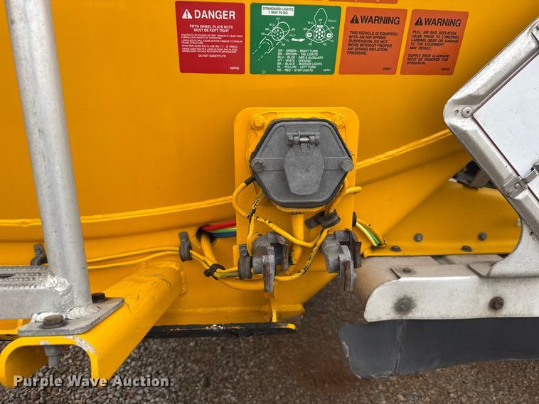 image for item ET6235 2004 Beall BAST-96-3-SB tank trailer