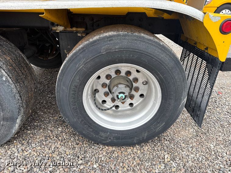 image for item ET6235 2004 Beall BAST-96-3-SB tank trailer