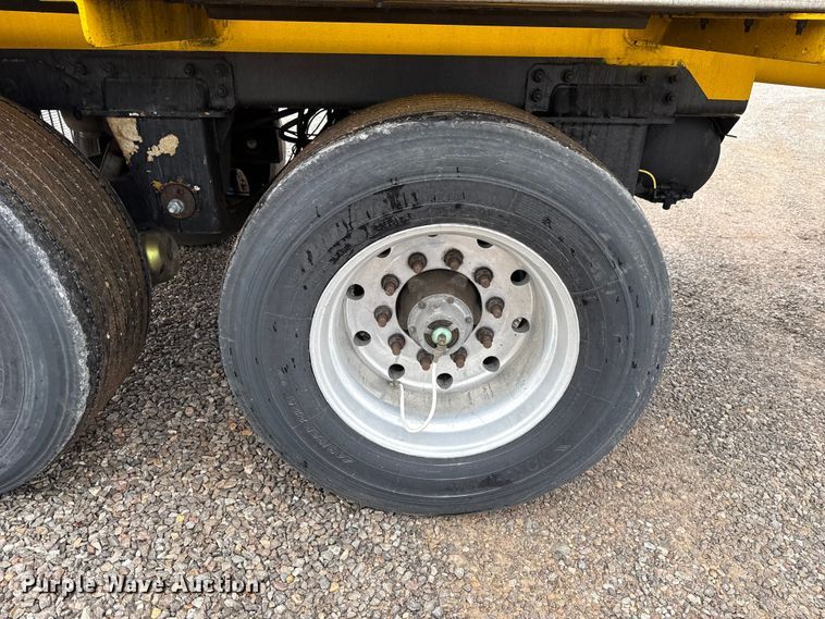 image for item ET6235 2004 Beall BAST-96-3-SB tank trailer