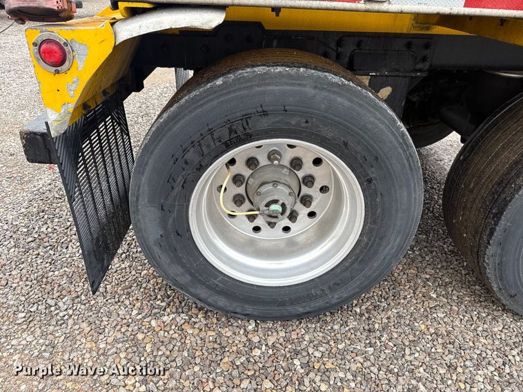 image for item ET6235 2004 Beall BAST-96-3-SB tank trailer
