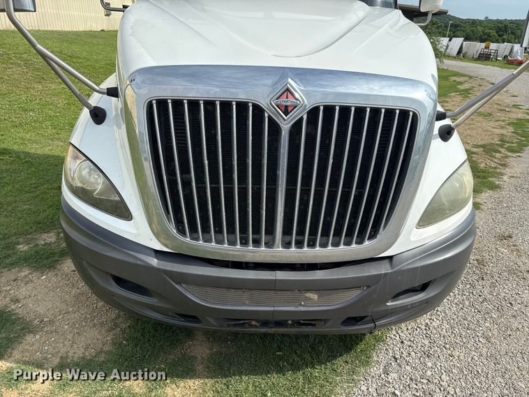 image for item ET6249 2010 International Prostar Premium semi truck