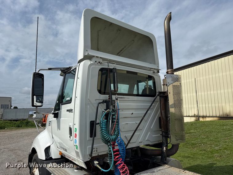 image for item ET6249 2010 International Prostar Premium semi truck
