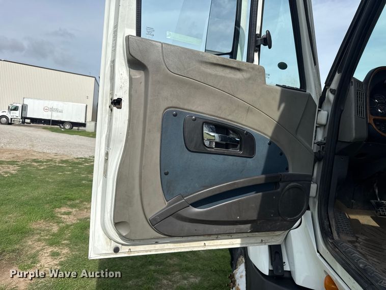 image for item ET6249 2010 International Prostar Premium semi truck