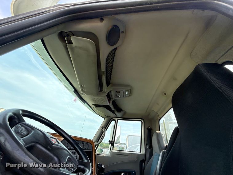 image for item ET6249 2010 International Prostar Premium semi truck