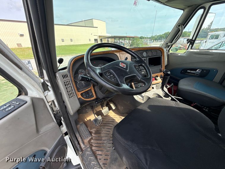 image for item ET6249 2010 International Prostar Premium semi truck