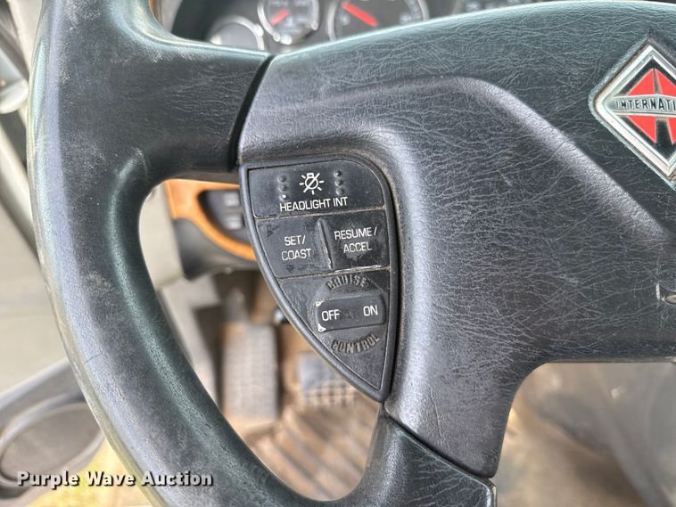 image for item ET6249 2010 International Prostar Premium semi truck