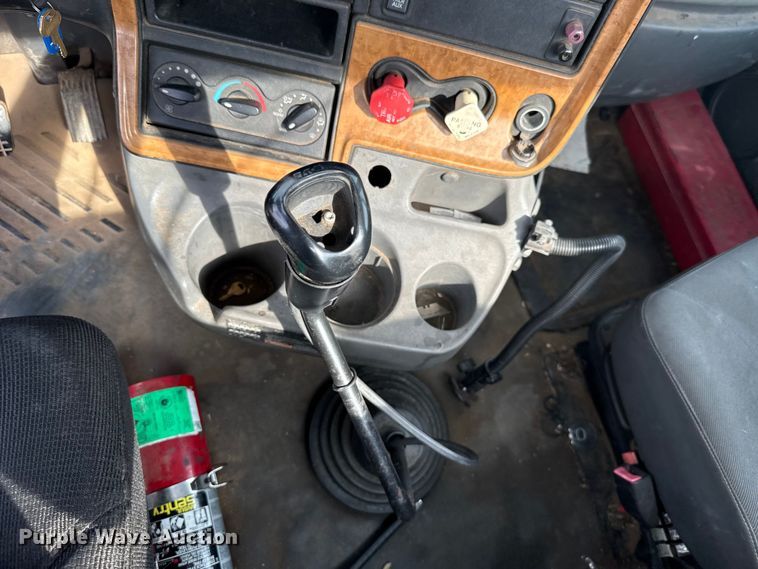 image for item ET6249 2010 International Prostar Premium semi truck
