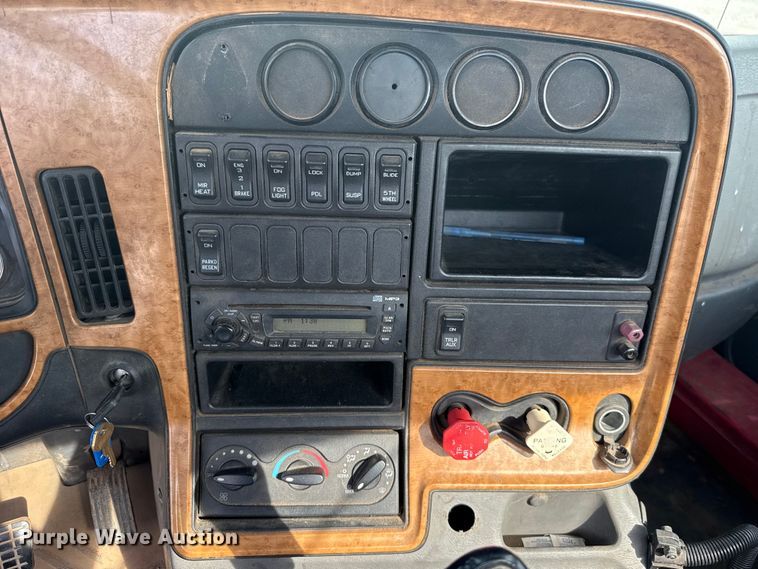 image for item ET6249 2010 International Prostar Premium semi truck