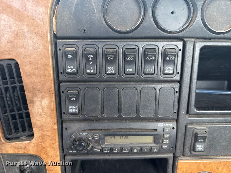 image for item ET6249 2010 International Prostar Premium semi truck