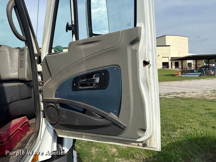 image for item ET6249 2010 International Prostar Premium semi truck