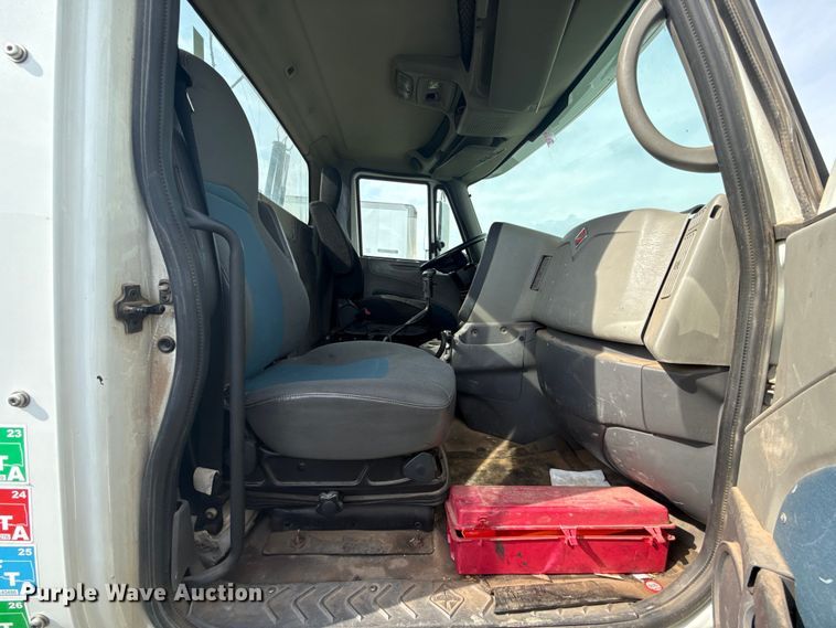 image for item ET6249 2010 International Prostar Premium semi truck