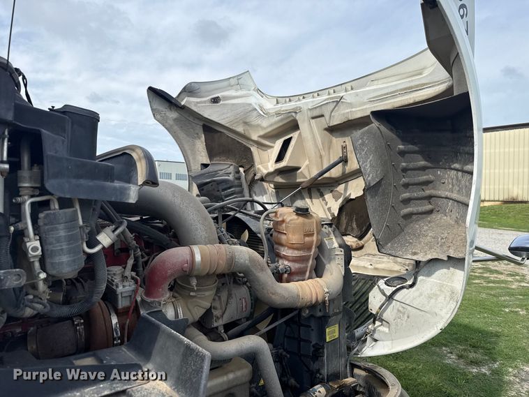 image for item ET6249 2010 International Prostar Premium semi truck