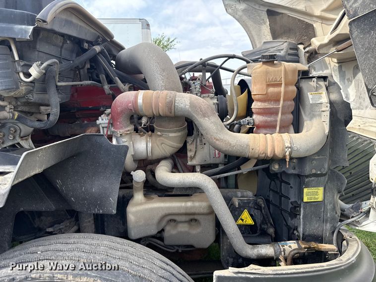 image for item ET6249 2010 International Prostar Premium semi truck