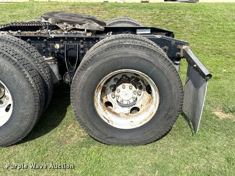 image for item ET6249 2010 International Prostar Premium semi truck