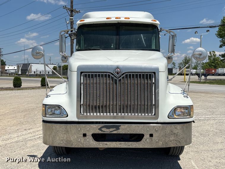 image for item EU0597 2006 International L9427 semi truck