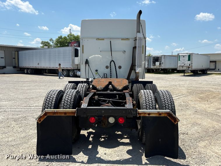 image for item EU0597 2006 International L9427 semi truck