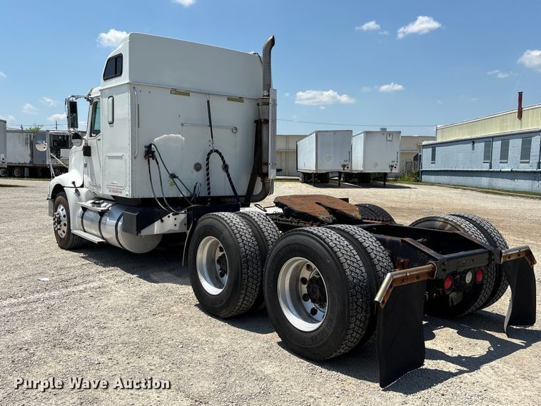 image for item EU0597 2006 International L9427 semi truck