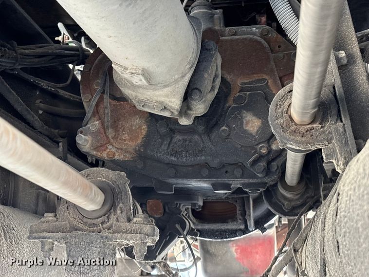 image for item EU0597 2006 International L9427 semi truck