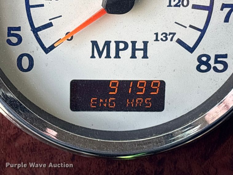 image for item EU0597 2006 International L9427 semi truck
