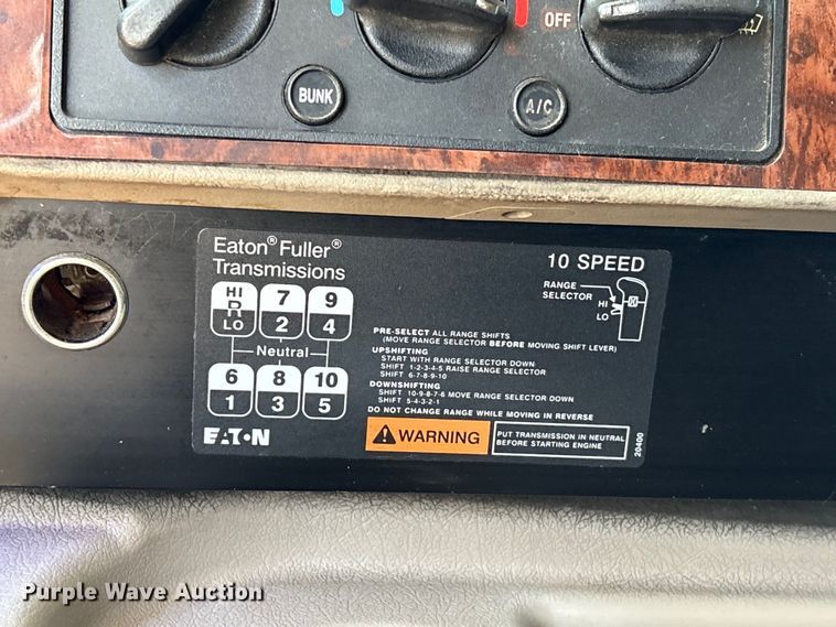 image for item EU0597 2006 International L9427 semi truck