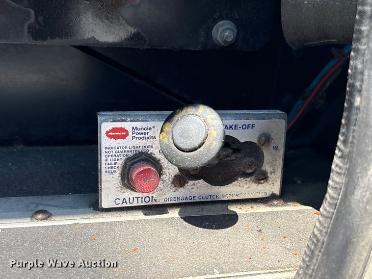 image for item EU0597 2006 International L9427 semi truck