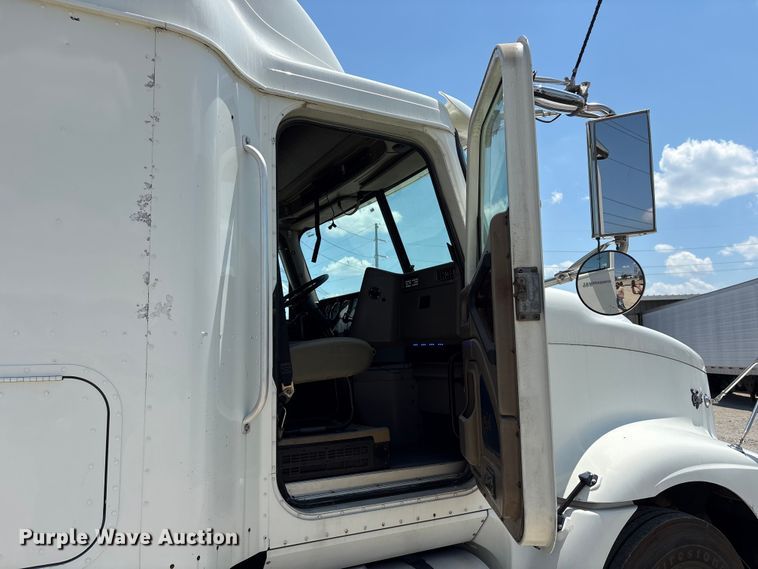 image for item EU0597 2006 International L9427 semi truck