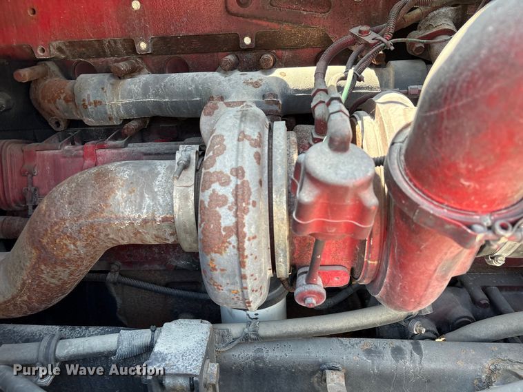 image for item EU0597 2006 International L9427 semi truck