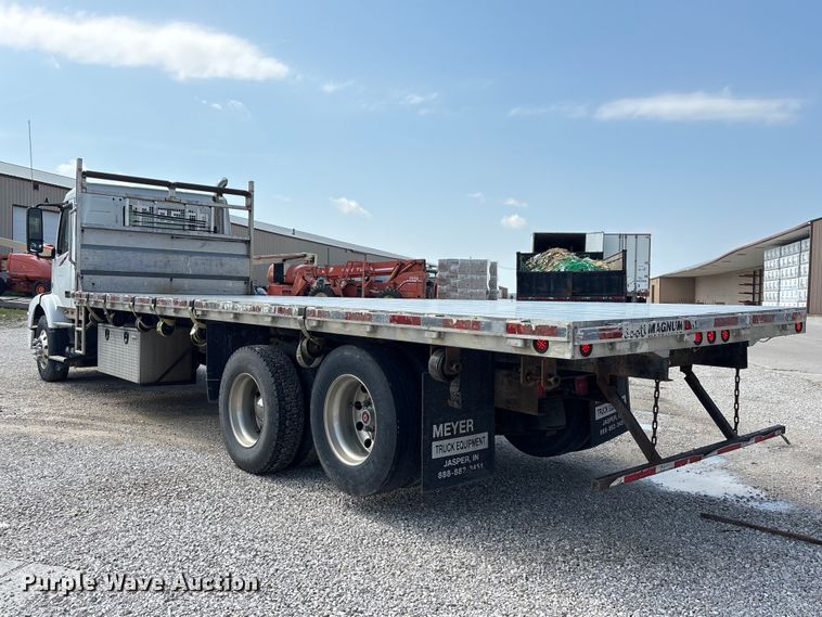 image for item EU0620 2009 Volvo VNM dump flatbed truck