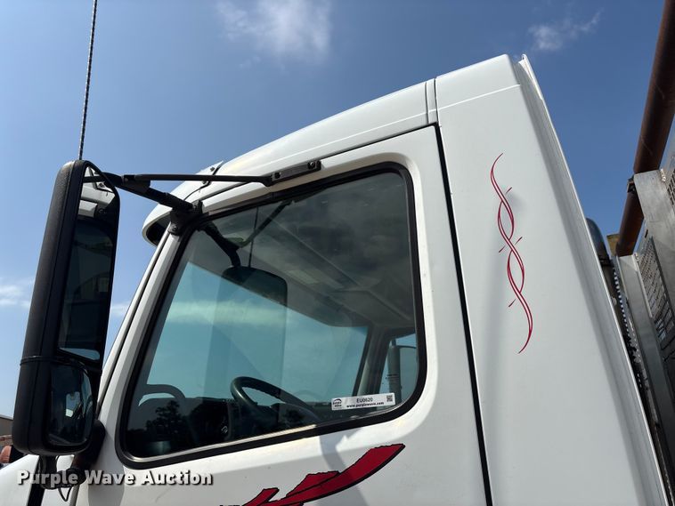 image for item EU0620 2009 Volvo VNM dump flatbed truck