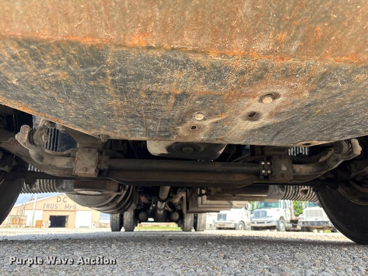 image for item EU0620 2009 Volvo VNM dump flatbed truck