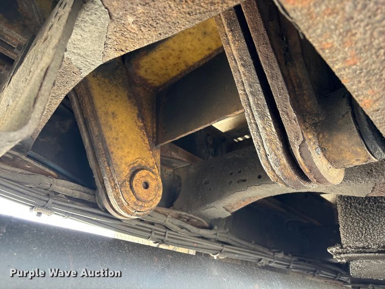 image for item EU0620 2009 Volvo VNM dump flatbed truck